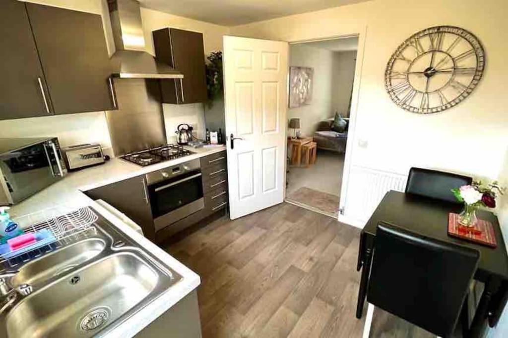 Апартаменты Loch Leven Getaway - 2 Bed House Кинросс Экстерьер фото